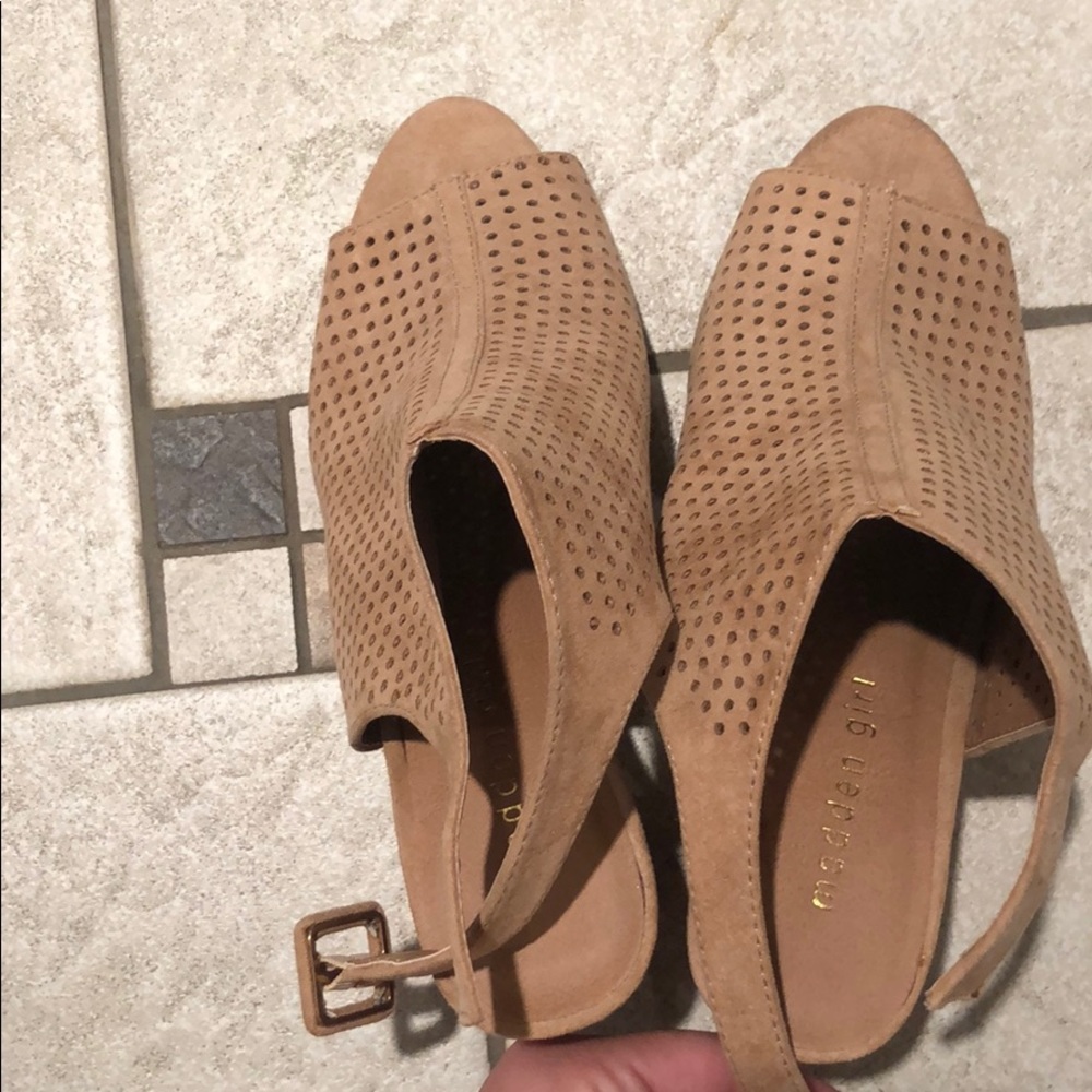 Thick heels - Picture 2 of 3
